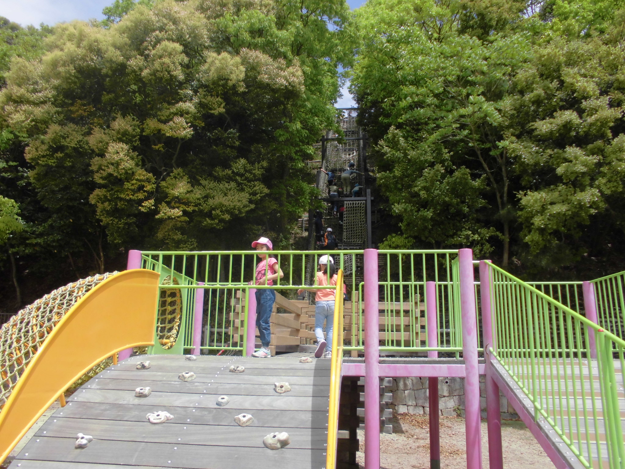 神戸総合運動公園の冒険の国で一日遊んだので徹底レビュー キャンプザウルス